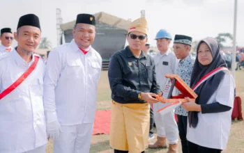 "Indonesia Maju" di Tengah Kebun Sawit, Sampoerna Agro Kobarkan Semangat Pembangunan