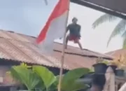 Maling di Palembang Pura-pura Gila Usai Kepergok Warga, Jatuh dari Atap Rumah