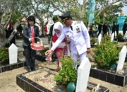 Pj Bupati OKI dan Forkopimda Ziarah ke Makam Pahlawan, Kobarkan Semangat ’45 di HUT RI ke-79